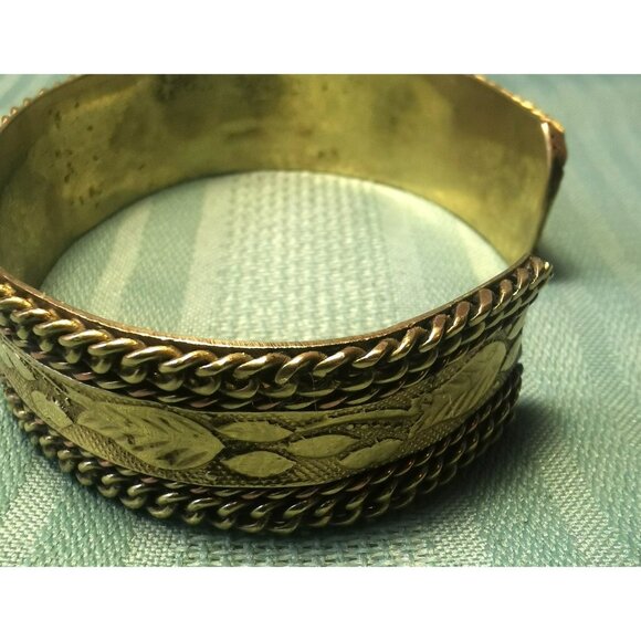 Etched Brass Cuff Bracelet Wide Boho Statement Cuff with Chain Border Vintage - Picture 10 of 11